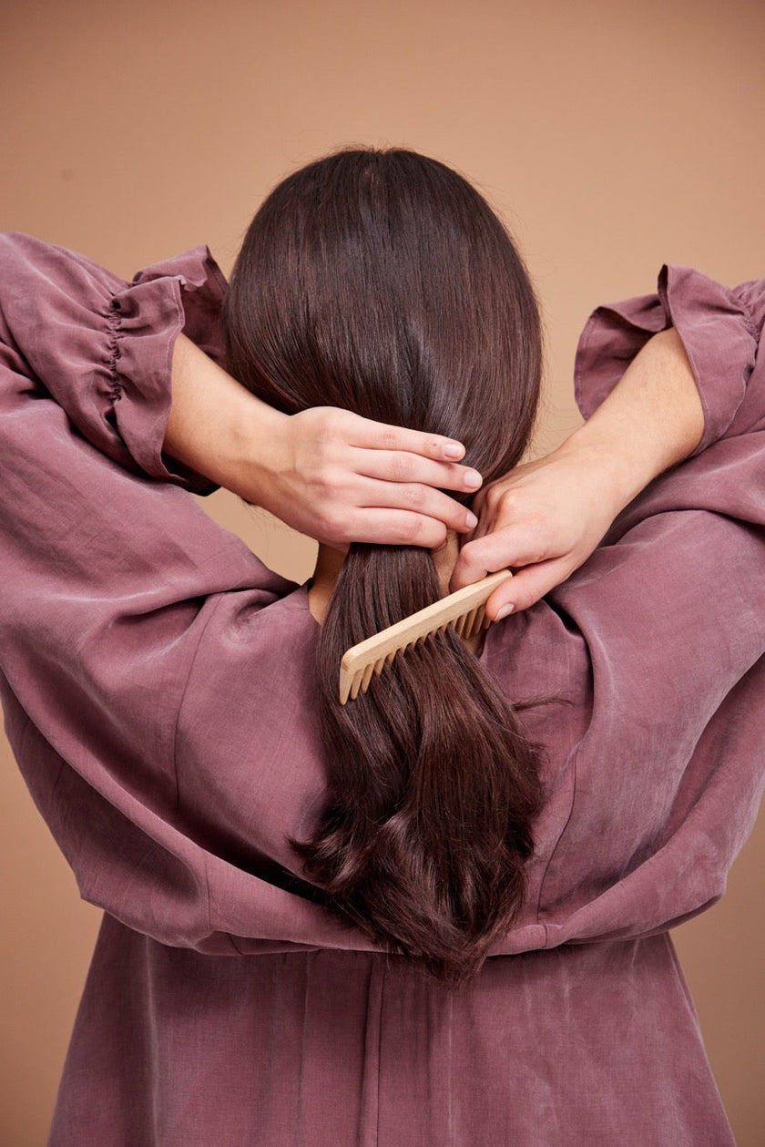 Wie trage ich khadi Pflanzenhaarfarbe auf? Wie trage ich khadi Pflanzenhaarfarbe auf?